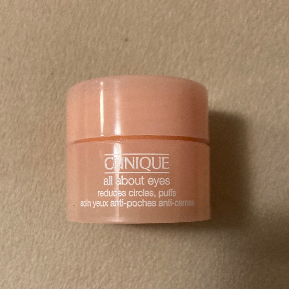 Clinique Skincare Essentials Set - travel sizes - Picture 5 of 6